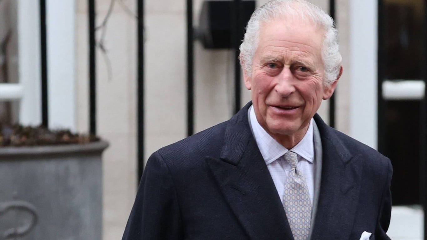 König Charles III.: Hier verlässt er am 29. Januar 2024 die London Clinic.