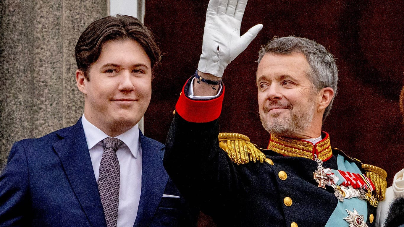 Prinz Christian und König Frederik X.: Seit Mitte Januar haben sich die Rollen im dänischen Königshaus umgestellt.