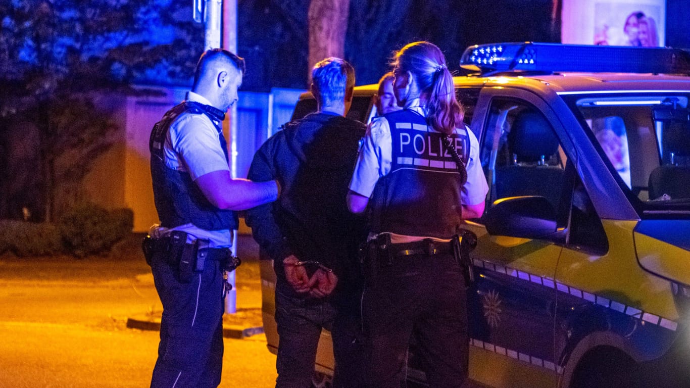 Einsatz der Polizei (Symbolbild): In Stuttgart wurde ein Schüler festgenommen.