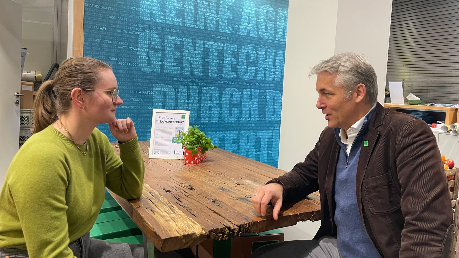 Jan Plagge im Gespräch mit t-online-Reporterin Frederike Holewik.