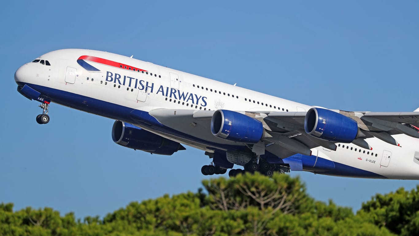 British-Airways-Maschine (Symbolfoto): In Südafrika wurde ein Pilot zur Herausgabe seiner Kontodaten gezwungen.