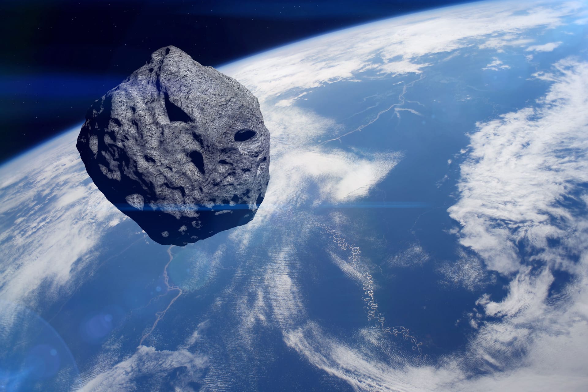 Ein Asteroid nähert sich der Erde (Symbolbild): Ein verglühender Asteroid über Brandenburg hat neulich für viel Aufsehen gesorgt.