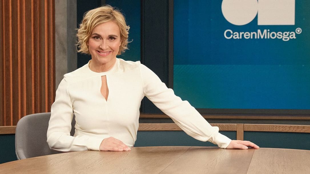 Caren Miosga: Sie präsentiert ihr neues Studio.