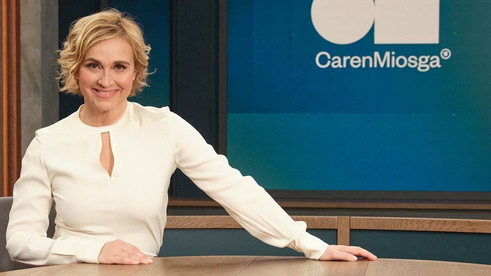 Caren Miosga: Sie präsentiert ihr neues Studio.