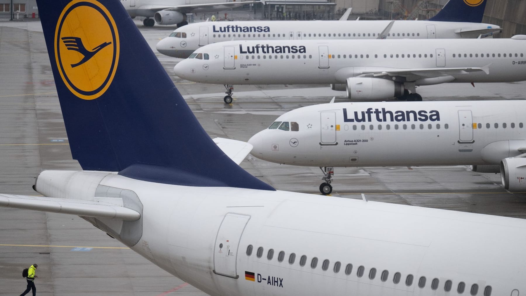 Lufthansa Streicht Verbindungen Wegen Triebwerksproblemen