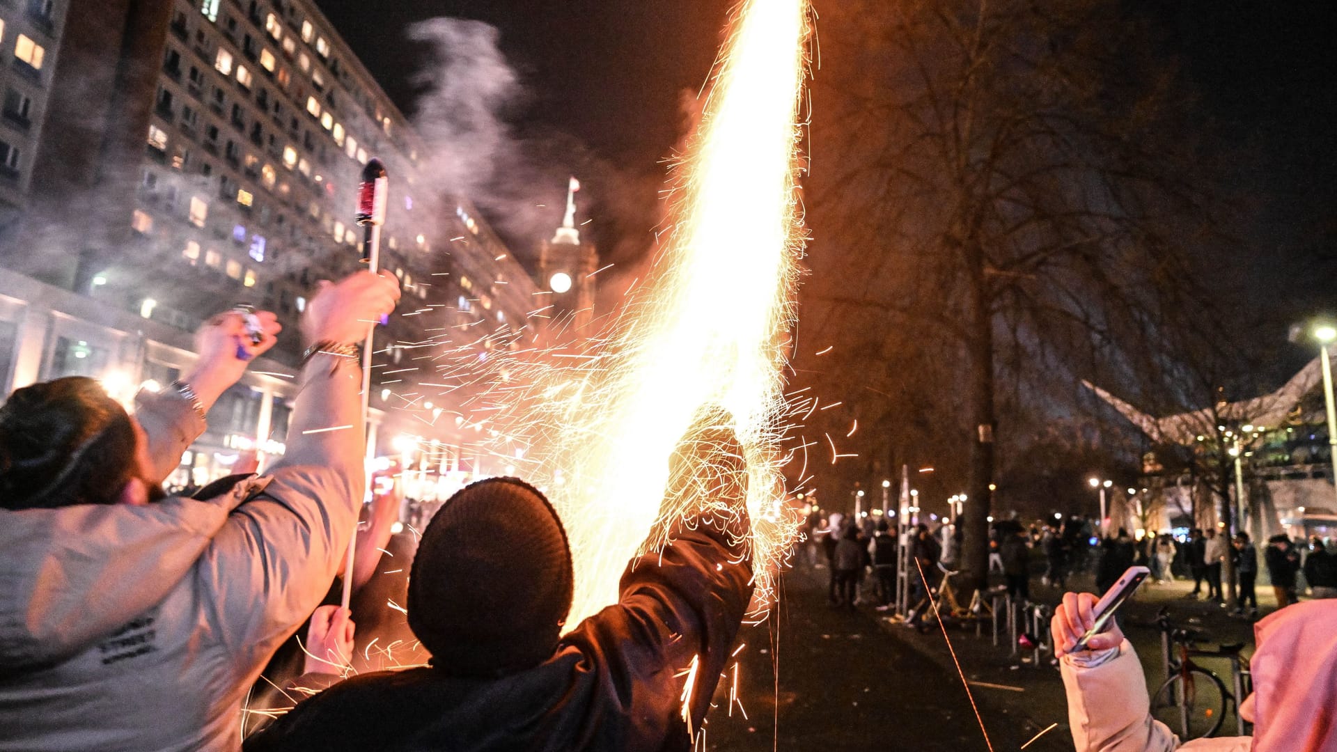 Feuerwerk an Silvester (Archivbild): Am Jahreswechsel gab es in Berlin kleinere Ausschreitungen.