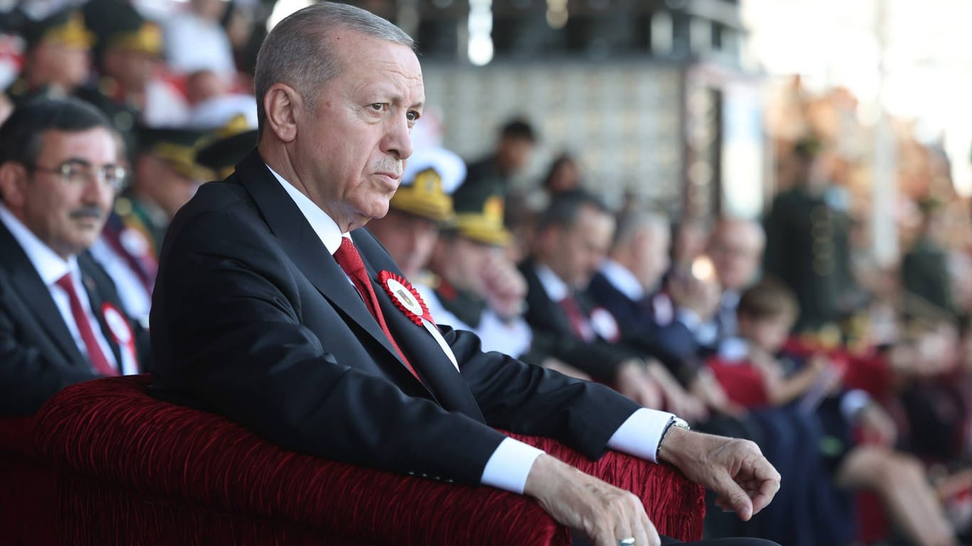 Recep Tayyip Erdoğan: Der türkische Präsident wird immer mehr für die Nato zur Belastungsprobe.
