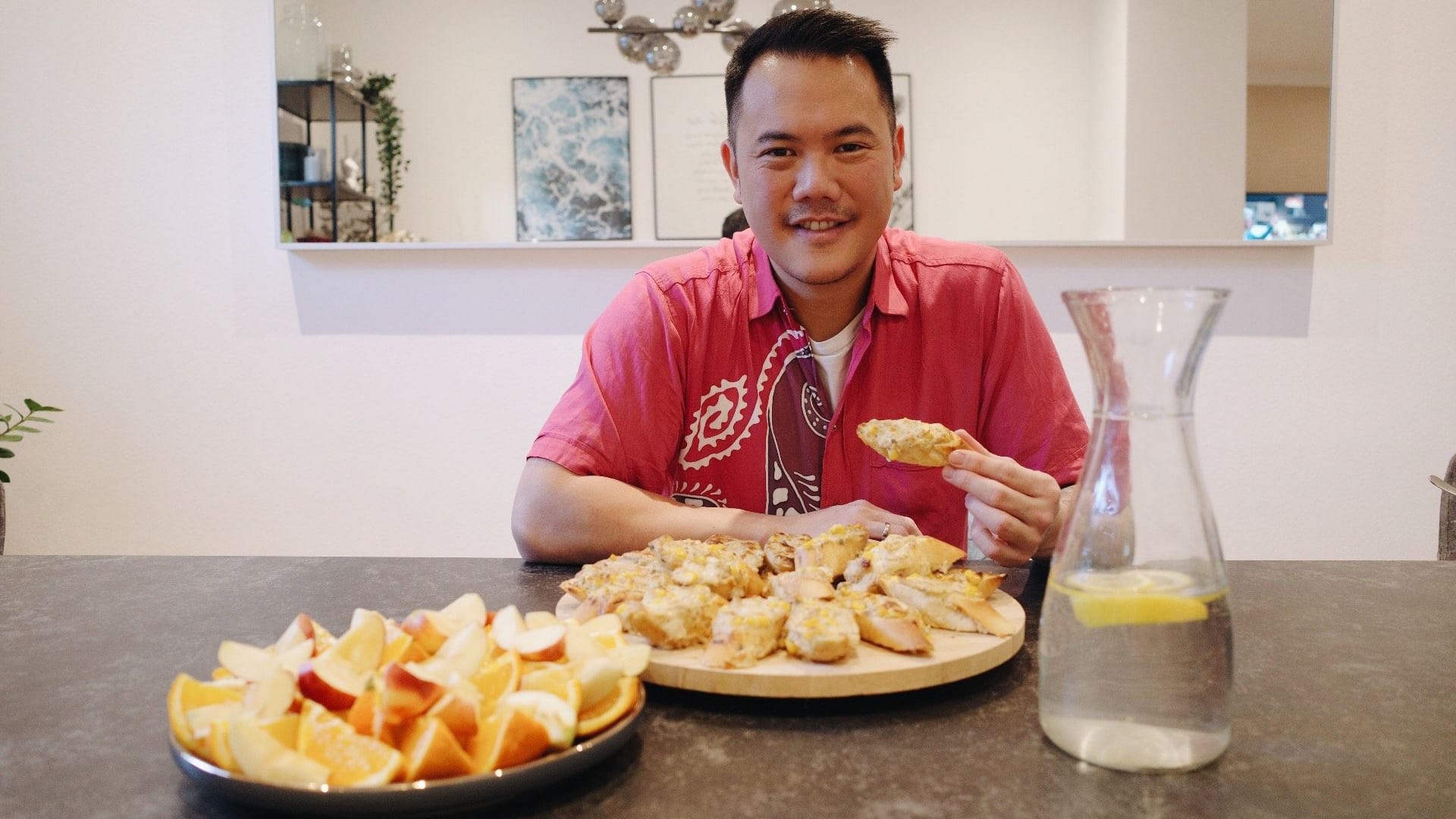 Kennt sich mit Essen aus: Duy Tran ist nun auch Kulinarik-Botschafter von Düsseldorf.