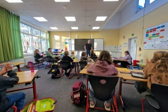 Landwirt im Klassenzimmer: Thorsten Block unterrichtete aushilfsweise eine dritte Klasse.