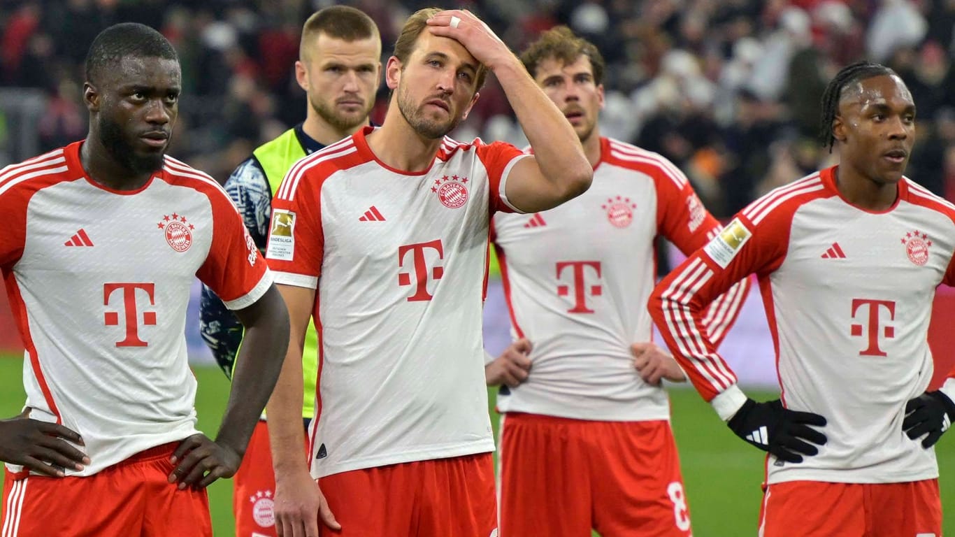 Enttäuscht: Die Stars des FC Bayern nach dem 0:1 gegen Werder Bremen.