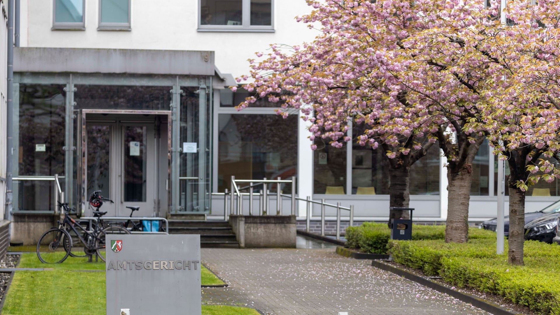 Eingang zum Amtsgericht Hattingen (Symbolfoto): Hier kam es zu einem kuriosen Prozess.