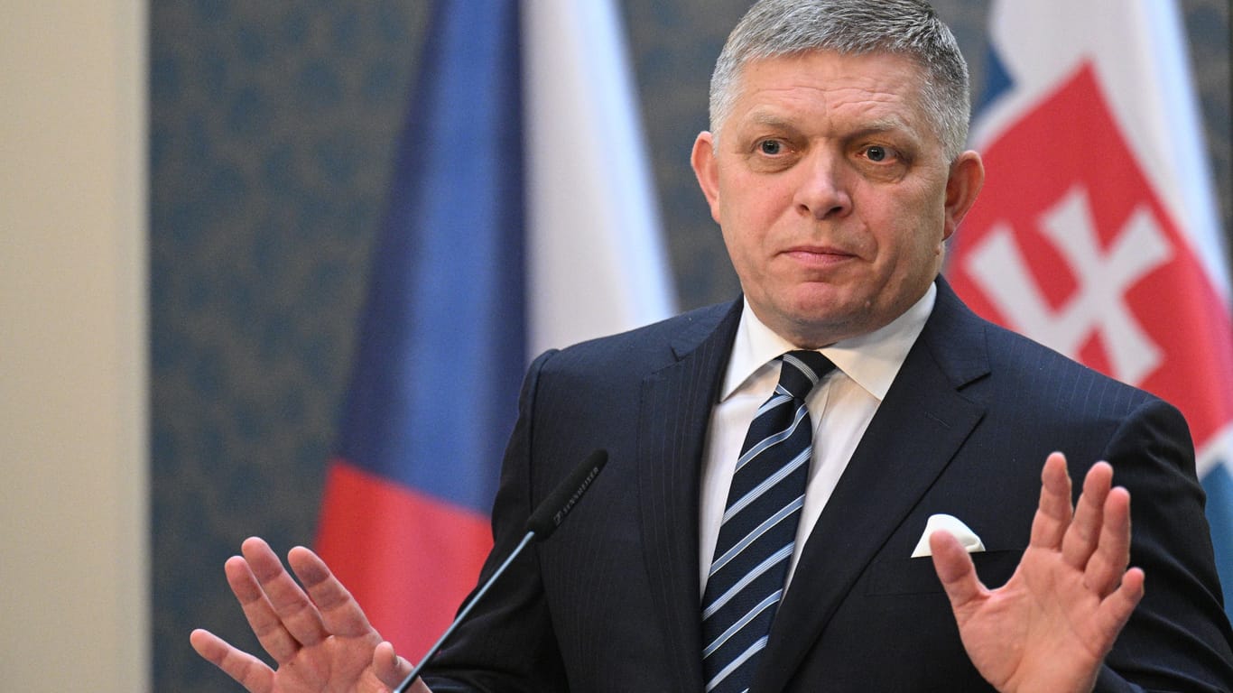 Der slowakische Regierungschef Robert Fico will von einem Krieg in Kiew nichts wissen.