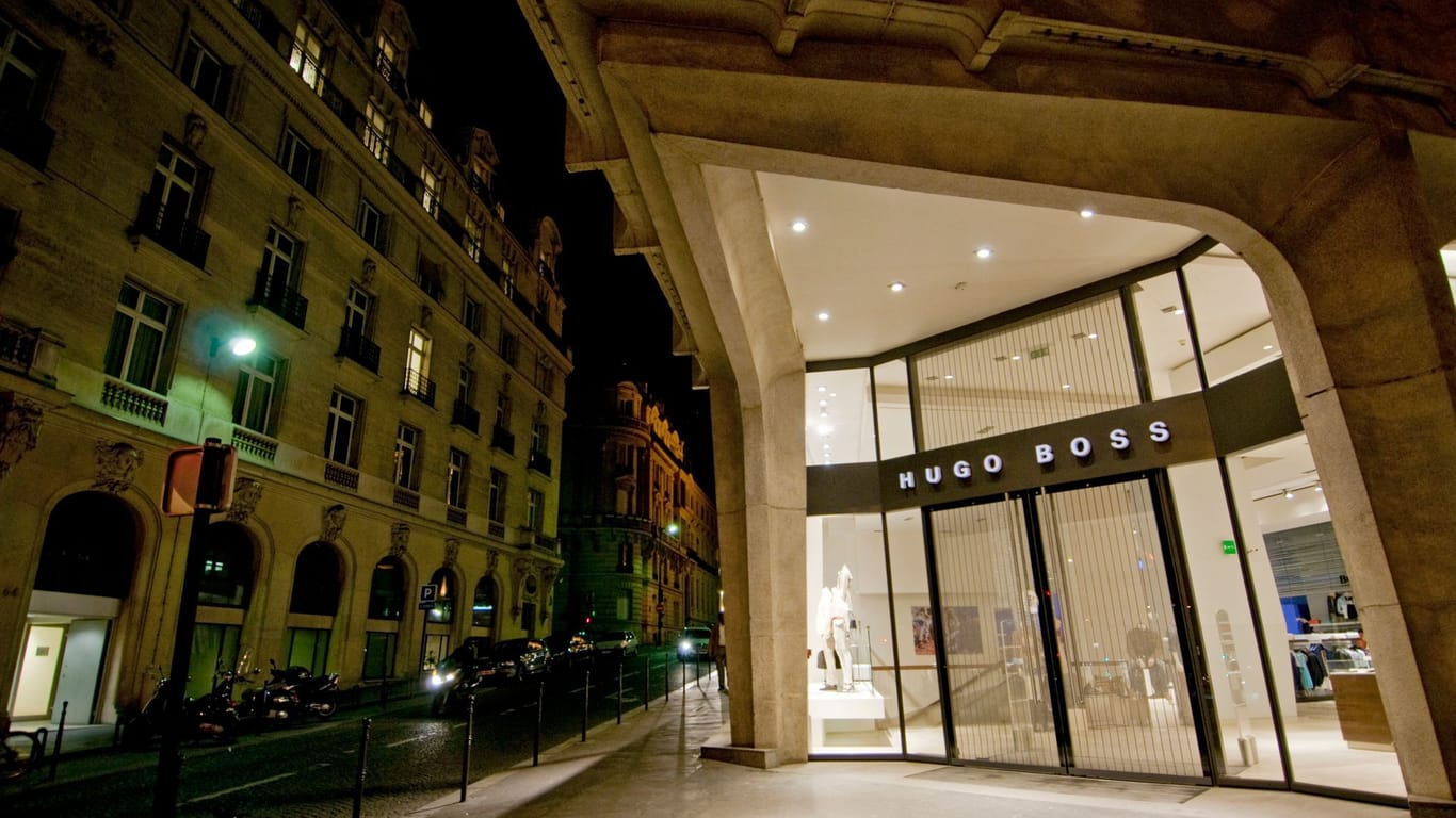 Luxusläden auf Pariser Champs-Élysées