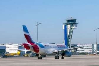 Ein Flieger der Lufthansa-Tochter Eurowings am Nürnberger Flughafen: Die Airline hat neue Ziele angekündigt, darunter findet sich auch eine Verbindung mit einer Nürnberger Partnerstadt.