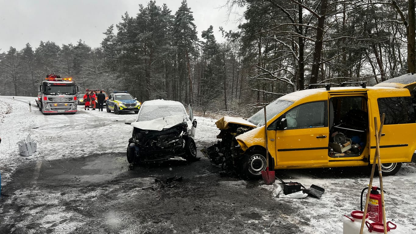 Schwerer Unfall auf der Stadtstraße 2241 zwischen Neunkirchen am Sand und Wolfshöhe.