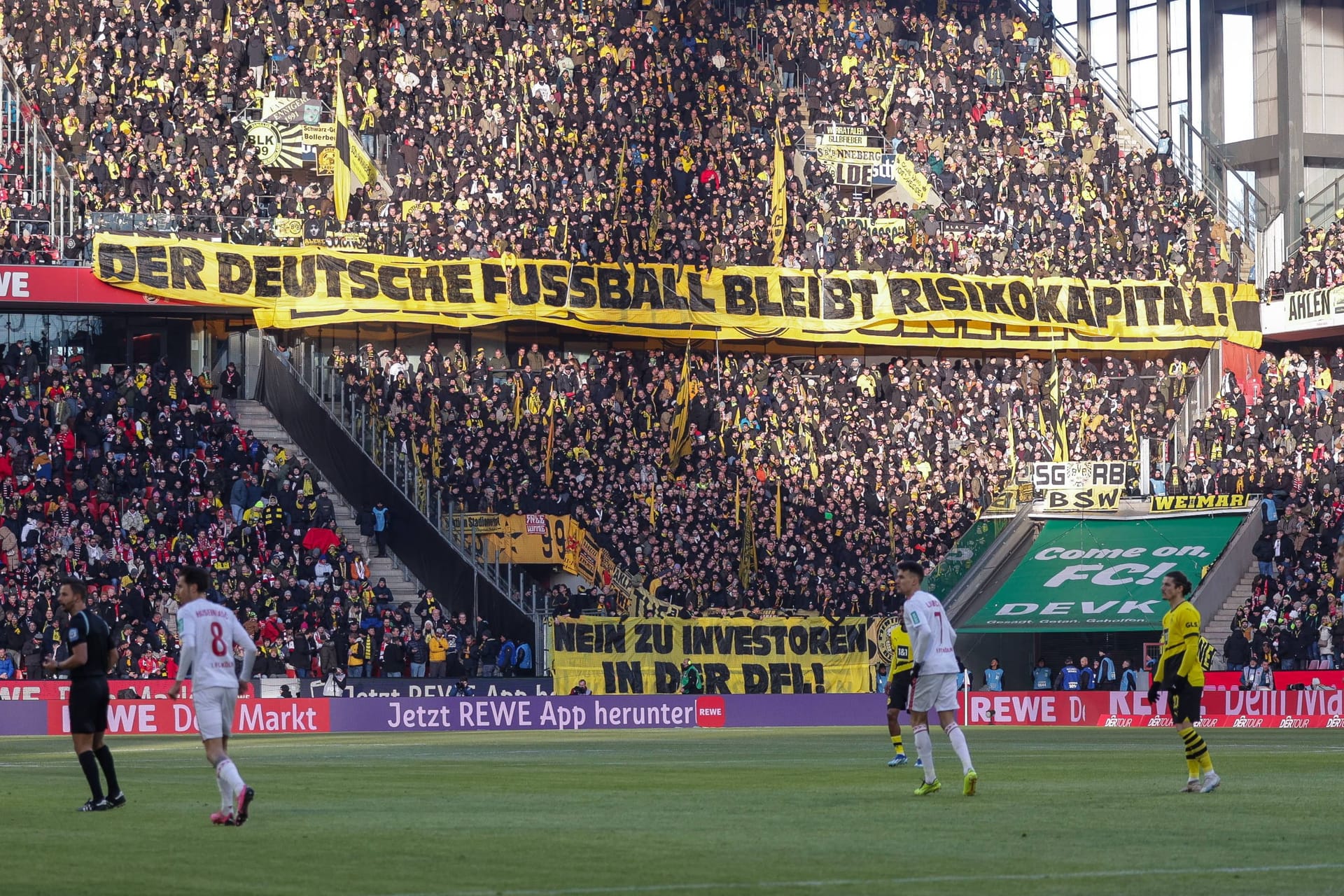 Die Fans des BVB und des 1. FC Köln protestierten am Samstag gegen die Investorenplände der DFL.