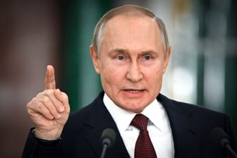 Wladimir Putin (Archivbild): Eine Nahezu-Nackt-Party sorgte für Unmut im Kreml, meint Wladimir Kaminer.