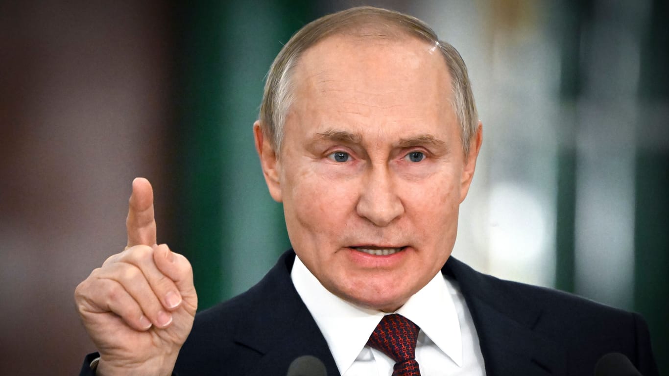Wladimir Putin (Archivbild): Eine Nahezu-Nackt-Party sorgte für Unmut im Kreml, meint Wladimir Kaminer.