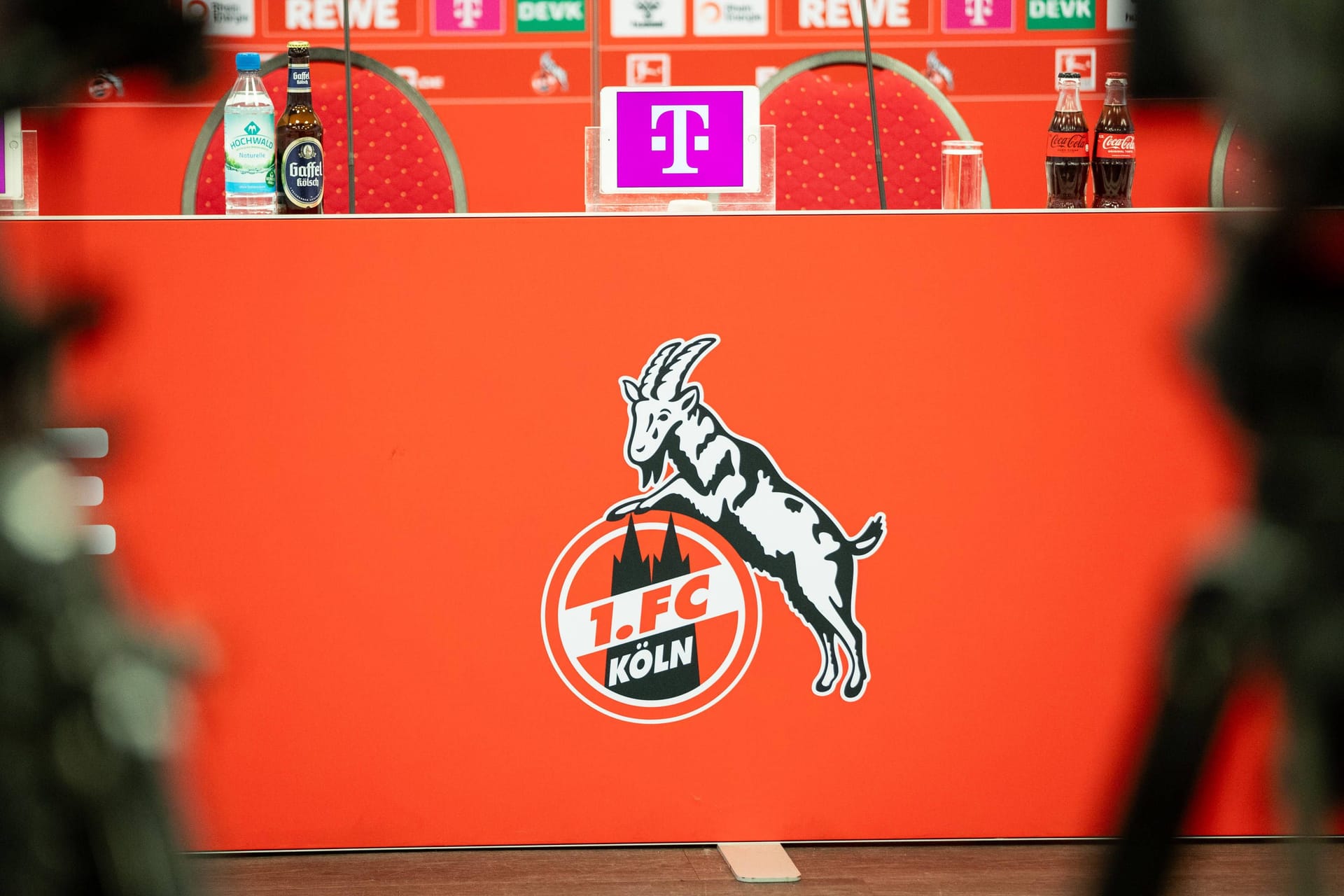 Vor der Pressekonferenz des1. FC Köln am 22. Dezember (Archivbild): Der FC muss im neuen Jahr einiges ändern.