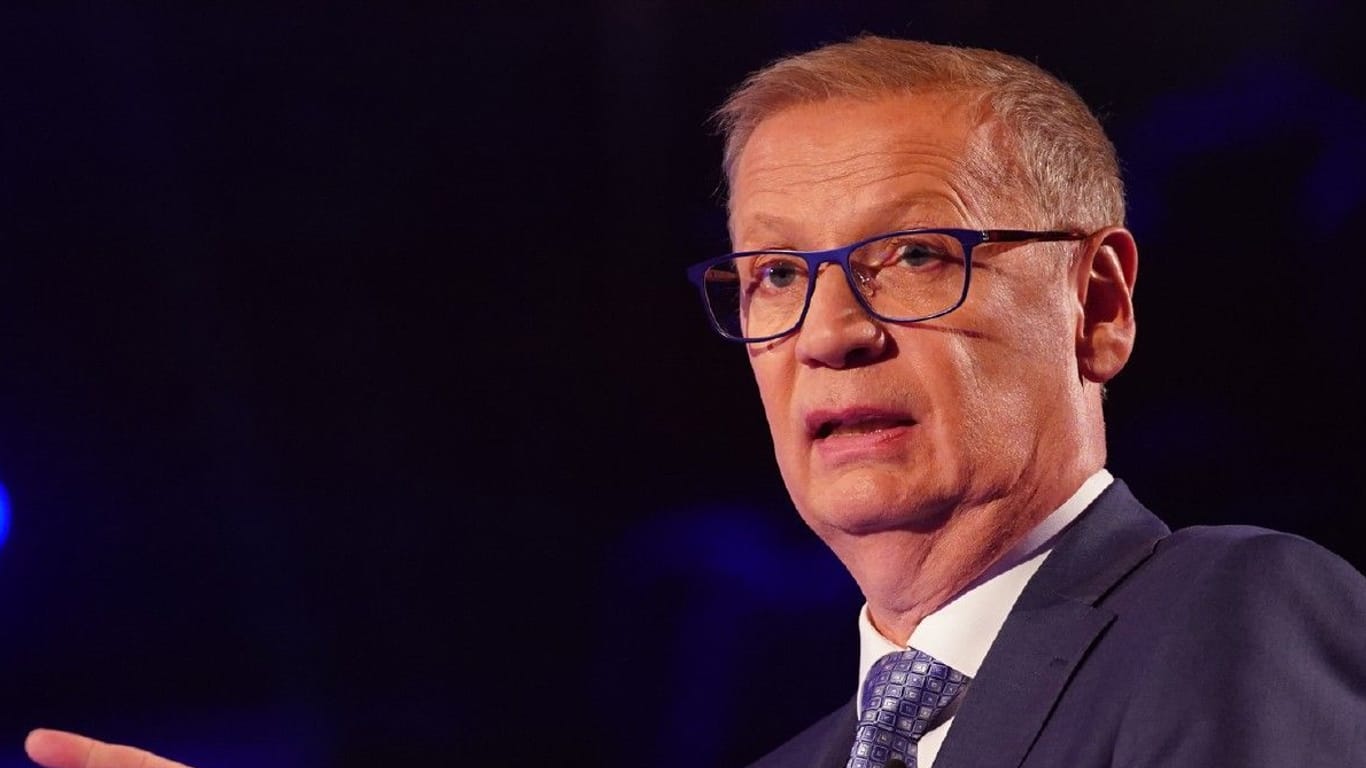 Günther Jauch: Der "Wer wird Millionär?"-Moderator ist von den Worten eines Kandidaten überrascht.
