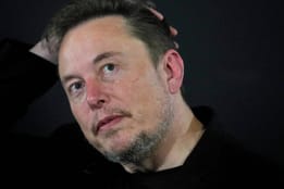 Musk: Mitarbeiter sollen am Fließband schlafen