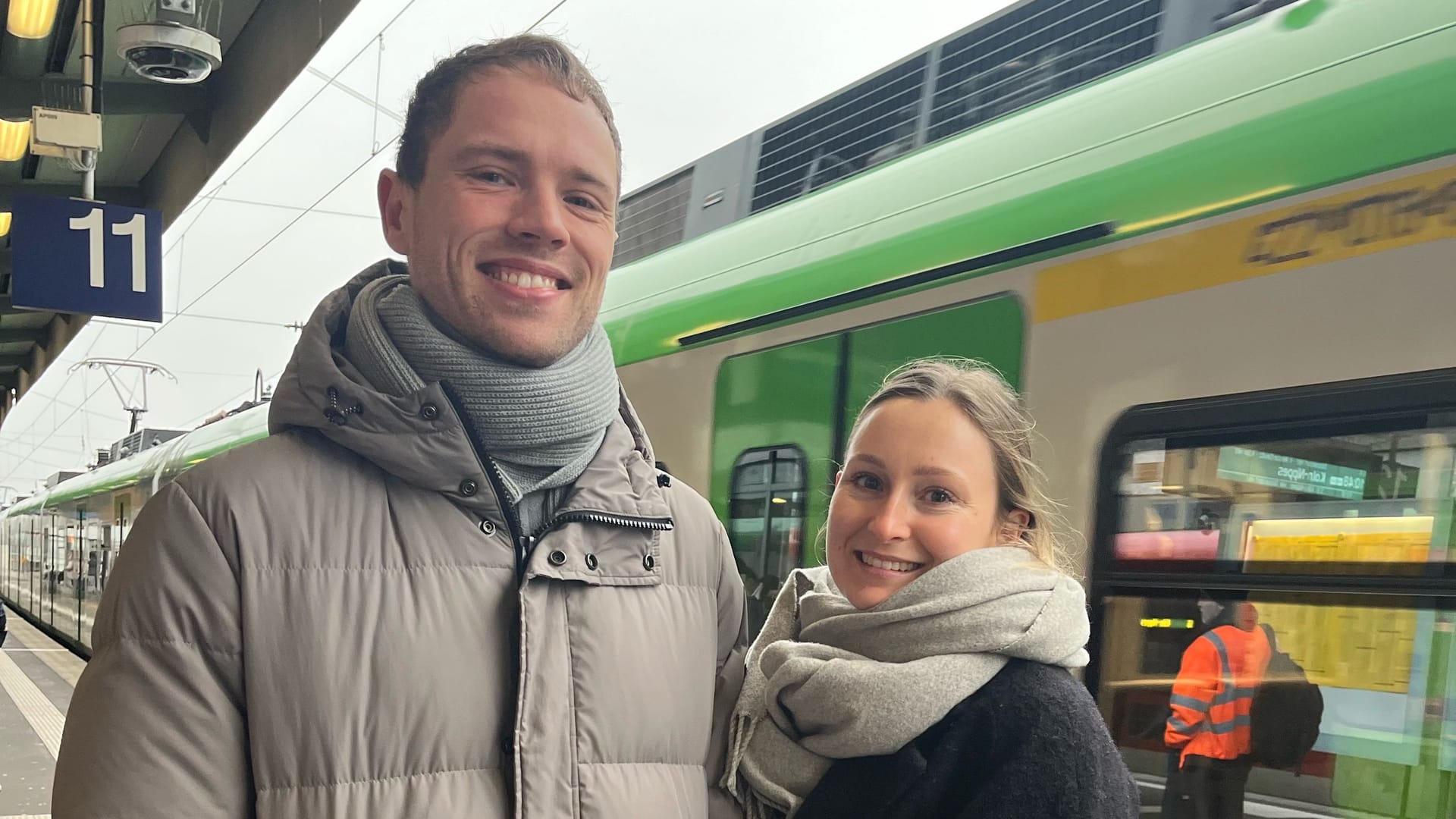 Paul aus dem Ruhrgebiet fährt mit der Bahn regelmäßig zur Arbeit. Er rechnet mit vollen Zügen.