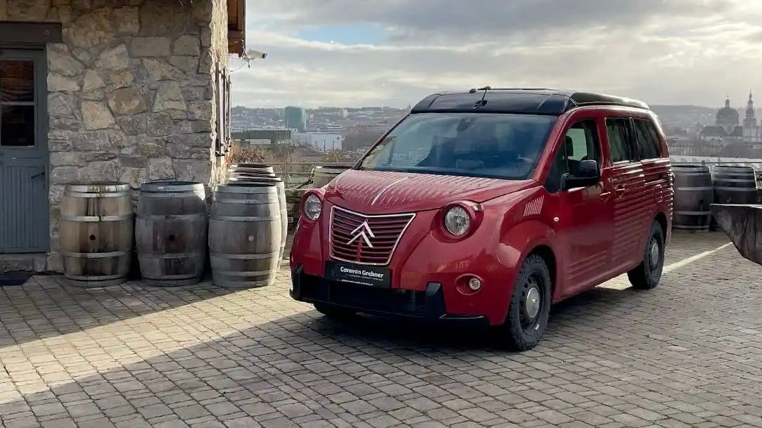 Im Retrolook: Der Elektro-Berlingo im Retrolook von Grebner.