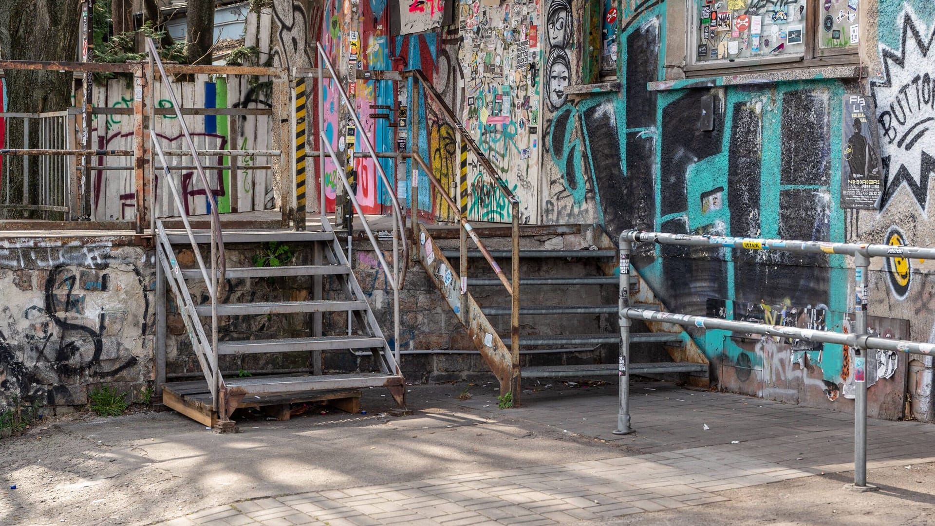 Berlin: Das "About Blank" (Eigenschreibweise: "://about blank" ist ein Techno-Club im Berliner Ortsteil Friedrichshain. Am 24. Januar spricht hier eine Überlebende über das Festival-Massaker in Israel am 7. Oktober 2023. Berlin: Das "About Blank" (Eigenschreibweise: "://about blank" ist ein Techno-Club im Berliner Ortsteil Friedrichshain. Am 24. Januar spricht hier eine Überlebende über das Festival-Massaker in Israel am 7. Oktober 2023.
