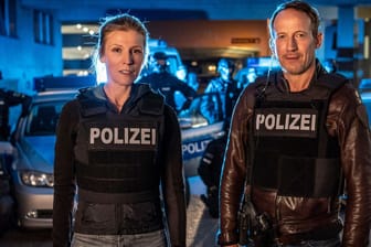 "Tatort: Was bleibt": Franziska Weisz als Julia Grosz und Thorsten Falke, gespielt von Wotan Wilke Möhring