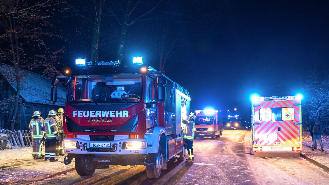 Rettungskräfte im Heidekreis: Die Familienmitglieder wurden am Mittwochabend in Kliniken gebracht.