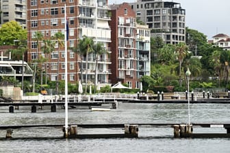 Die Stelle in Elizabeth Bay in Sydney, an der es zu dem Angriff kam: Die 29-Jährige liegt nun im stabilen Zustand im Krankenhaus.