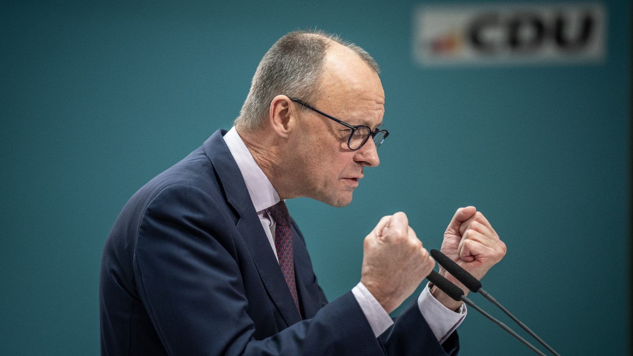 ARD-DeutschlandTrend: CDU legt zu, FDP zittert um Bundestagseinzug