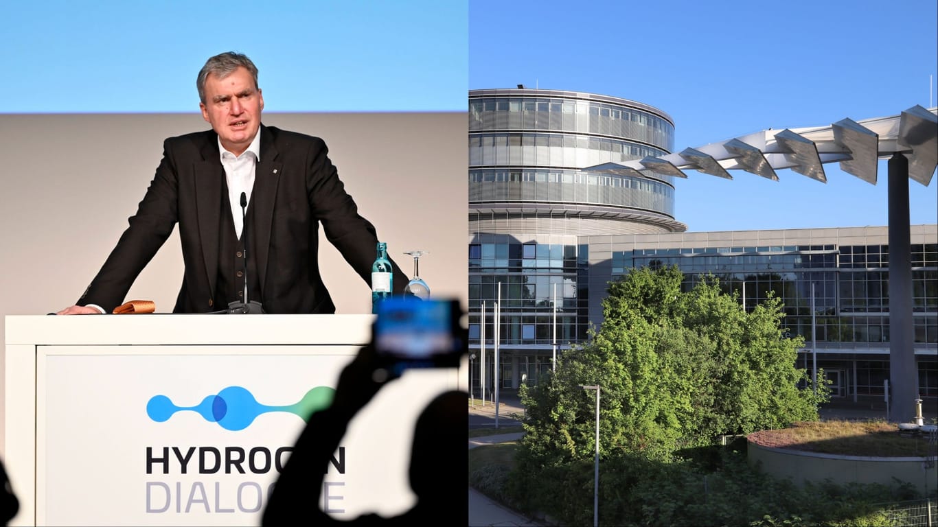 Die Nürnberger Messe streicht eine Millioneninvestition: Geschäftsführer Peter Ottmann (l, Archivbild) hat am Freitag erklärt, wieso.