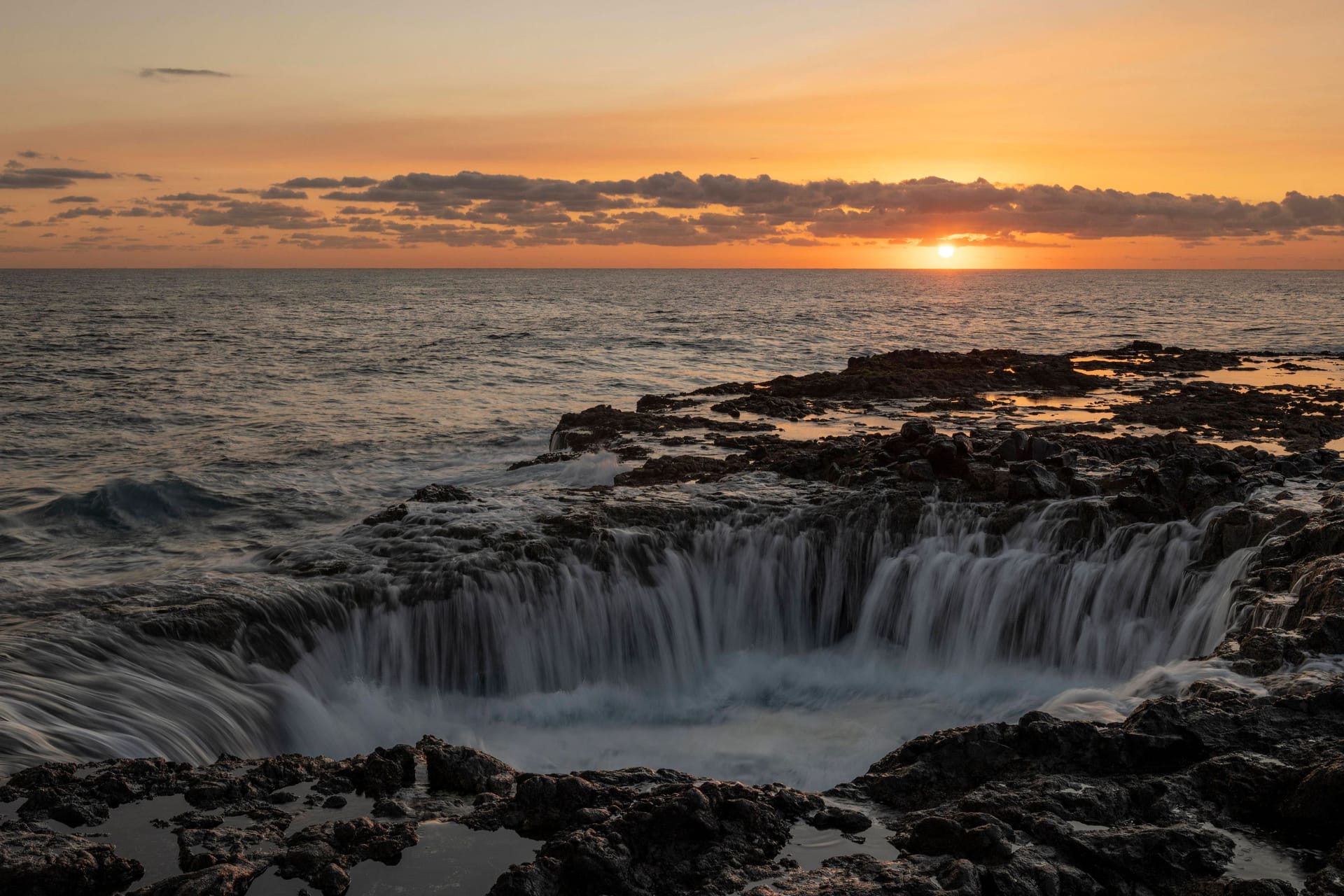 Sonnenaufgang beim El Bufadero de La Garita: Das Naturwunder ist ein besonderer Geheimtipp auf der Insel.