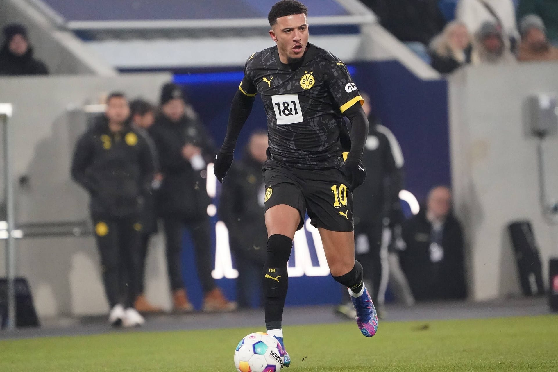 Direkt wieder kreativer Faktor im BVB-Spiel: Jadon Sancho am Ball in Darmstadt.
