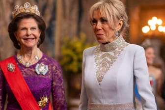 Königin Silvia und Brigitte Macron: Die beiden Frauen präsentierten sich beim Dinner in Stockholm.