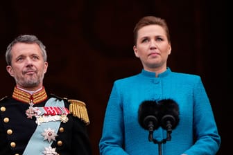 König Frederik X. und Mette Frederiksen: Die Ministerpräsidentin rief den Thronfolger am 14. Januar zum König aus.