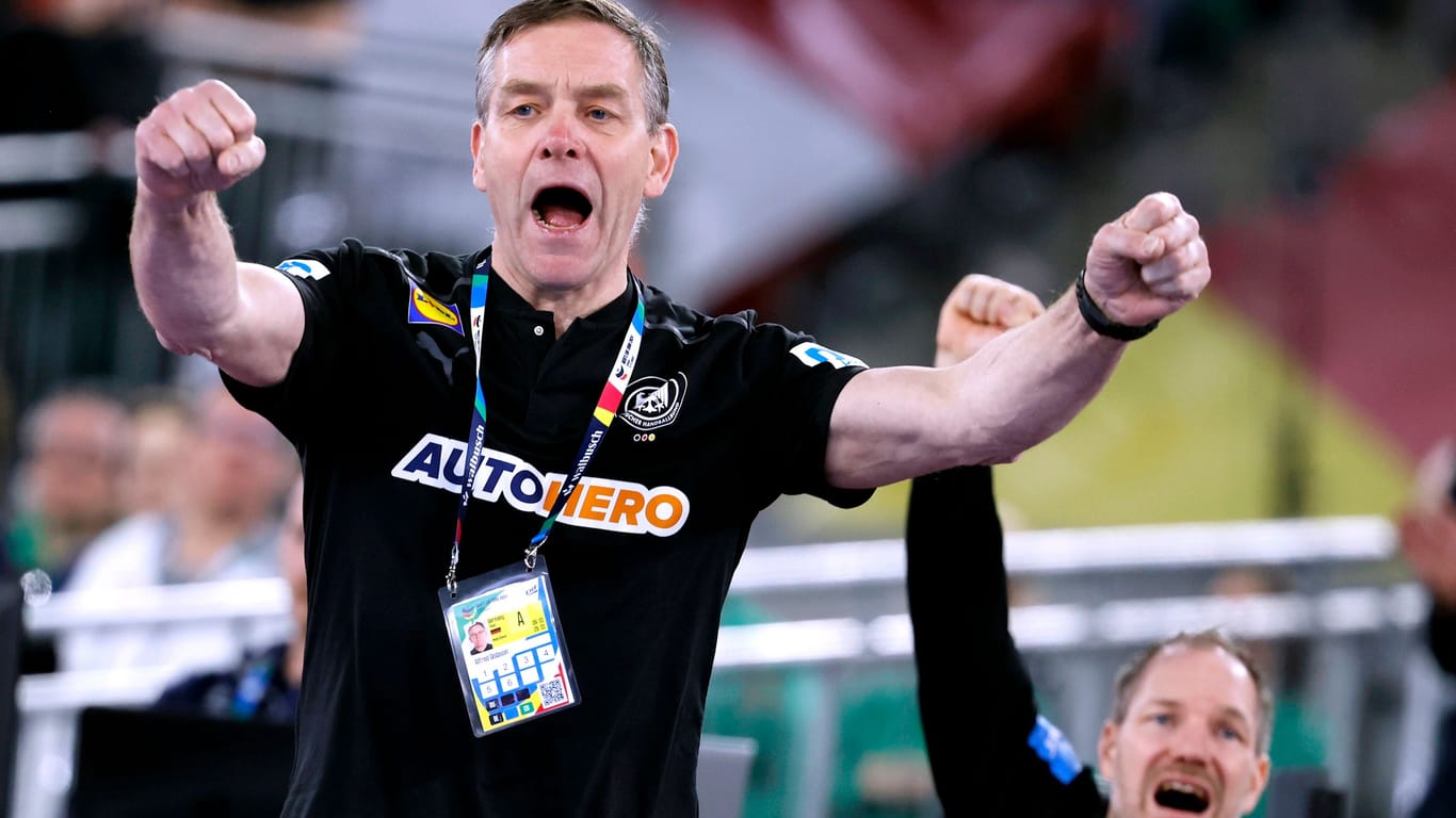 Alfred Gíslason: Der Bundestrainer erlebte einen tollen Handball-Abend.