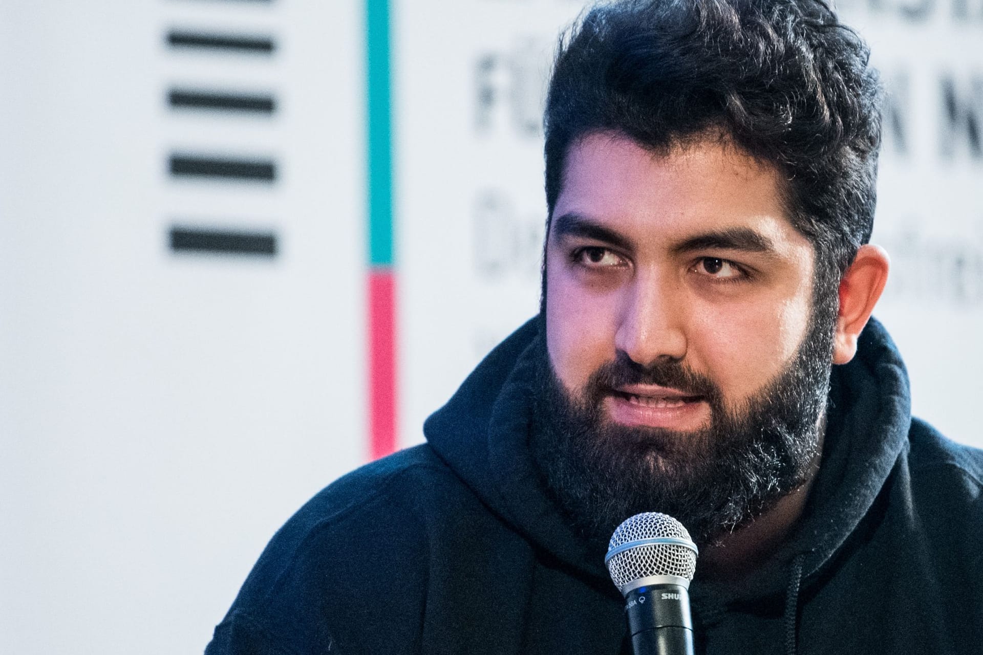 Faisal Kawusi: Der Comedian sah sich mit einem Shitstorm konfrontiert.