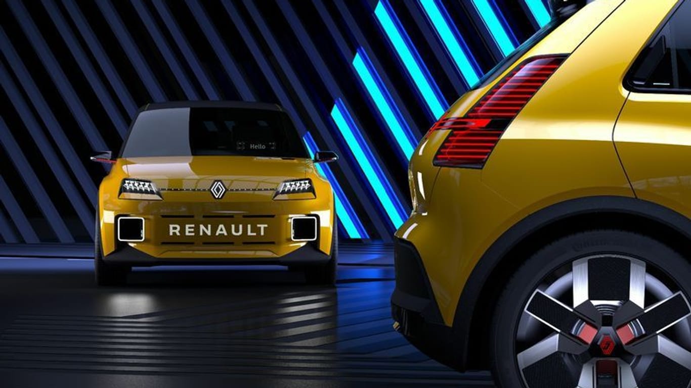 Blick zurück und nach vorn: Renault greift die Formen des Kult-Kleinwagens R5 wieder auf und schickt sie beim R5 E-Tech in eine elektrische Zukunft.
