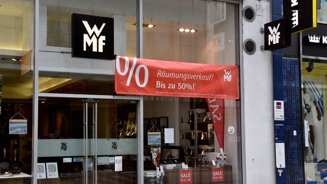 Räumungsverkauf in einer Filiale von WMF in der Kölner Innenstadt (Archivbild): Beide Geschäfte sollen schließen.