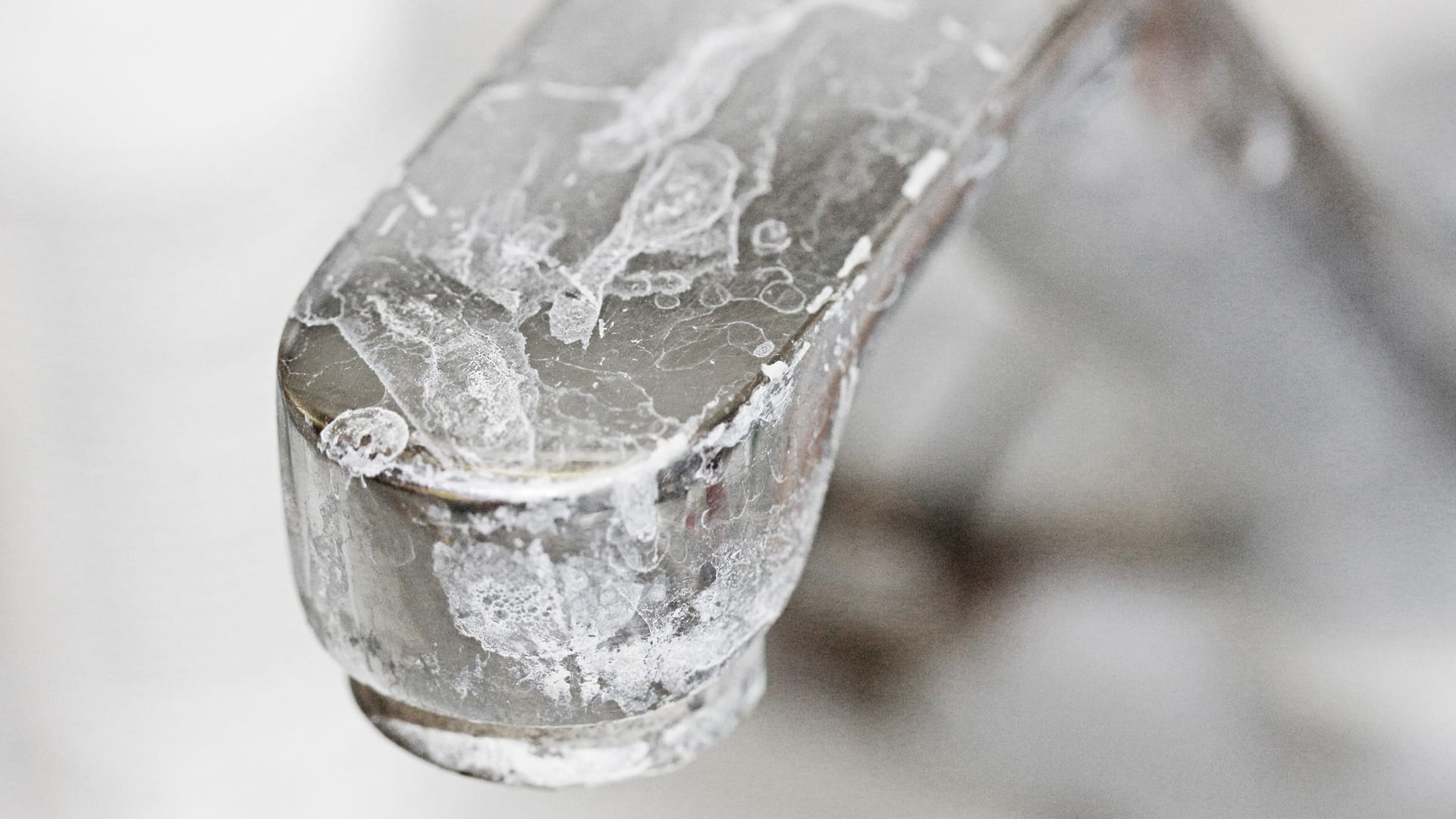 Verkalkter Wasserhahn