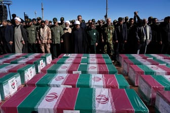 Trauerzeremonie nach Anschlag im Iran
