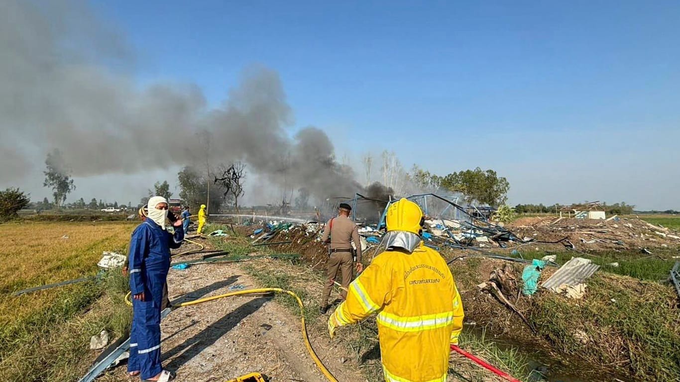 Explosion in Thailand: In einer Feuerwerksfabrik gab es einen Unfall mit mindestens 20 Toten.