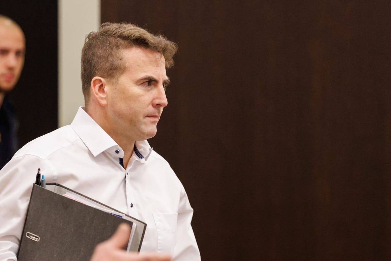 Markus Berktold (r) (Archivbild): Der Lokalpolitiker hatte eine Waffe zu Hause, ohne die Berechtigung dafür zu haben.