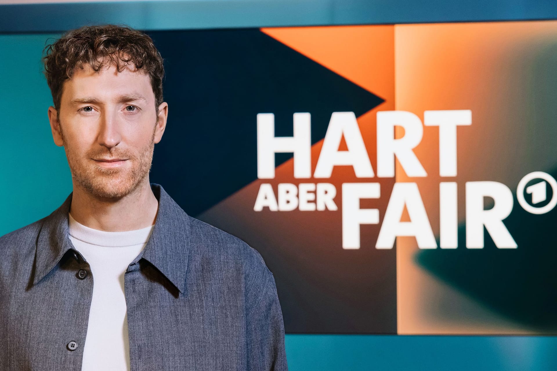 Louis Klamroth: Er moderiert seit Januar 2023 "Hart aber fair".