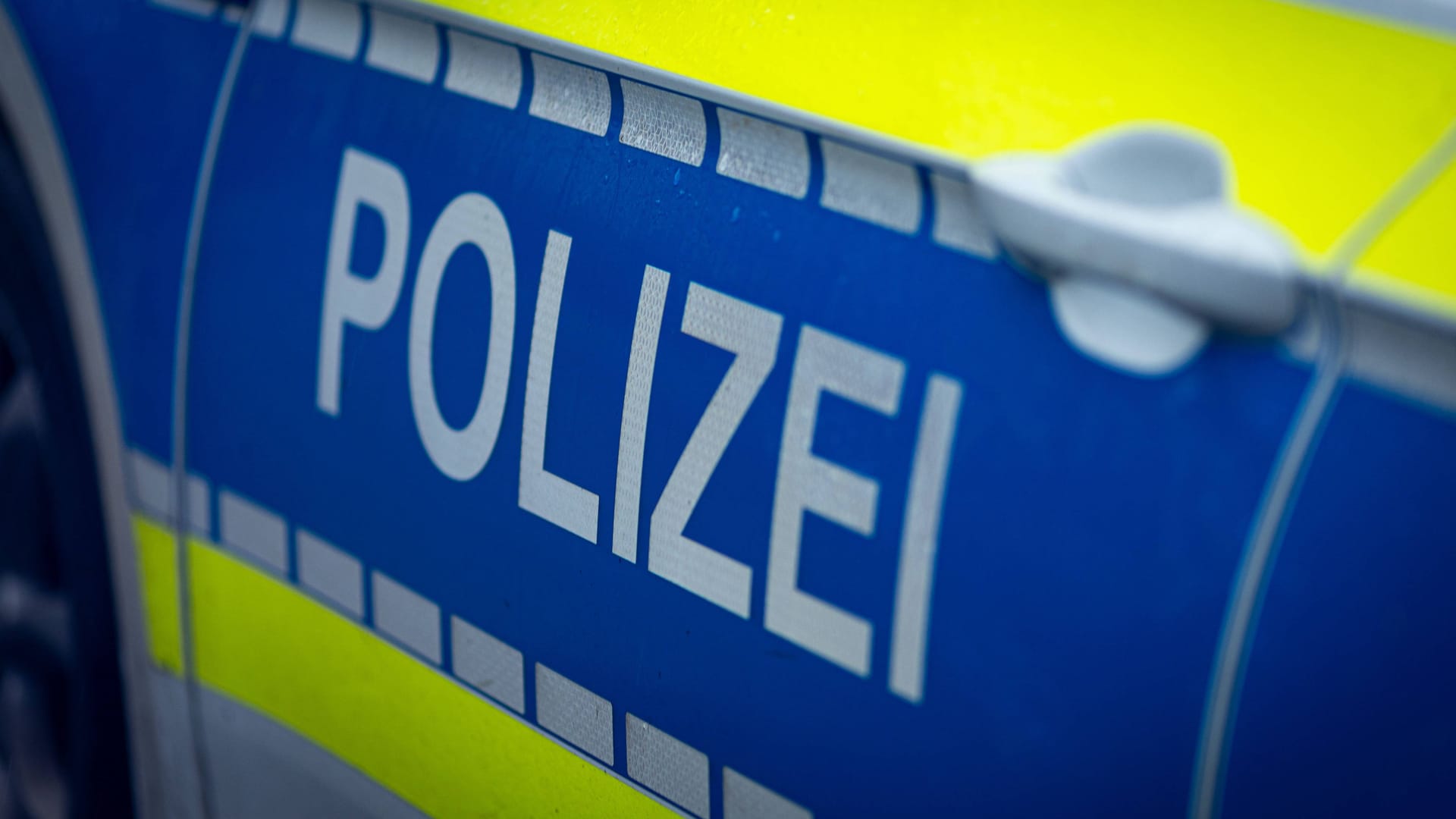 Die Polizei sucht nach einem oder mehreren Tätern. (Symbolbild)