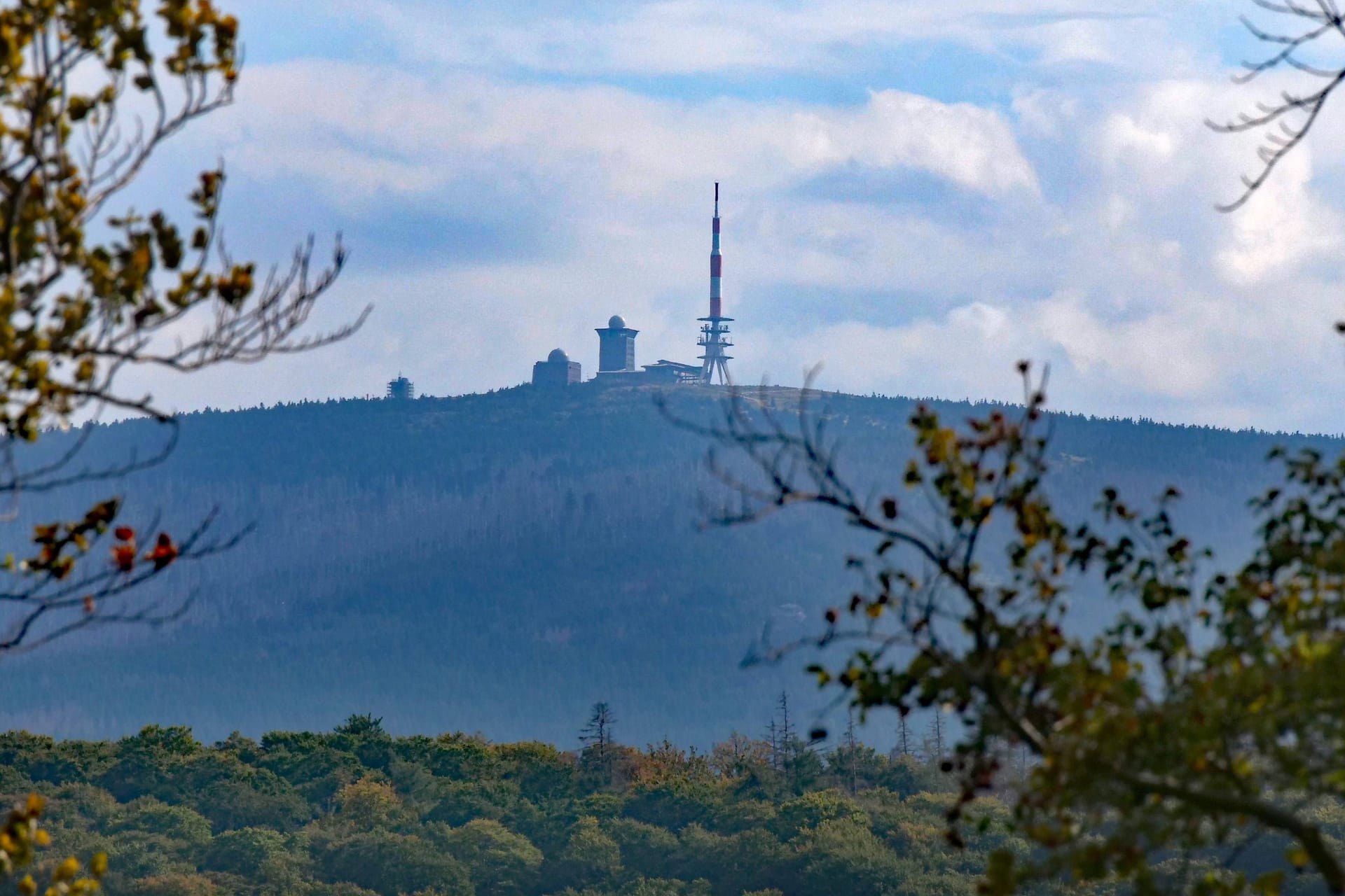 Brocken im Harz (Archivbild): Dort werden Orkanböen bis 140 km/h erwartet.