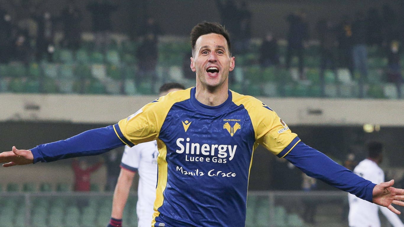 Nikola Kalinić im Trikot von Hellas Verona.