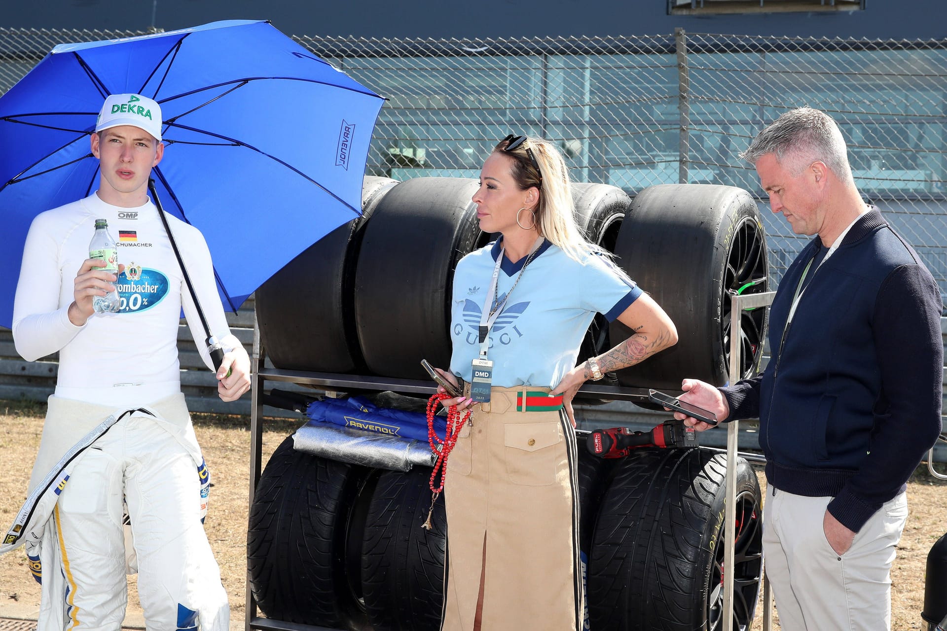 Die Schumachers: David, Cora und Ralf im Jahr 2022 am Nürburgring.